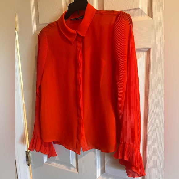 Zara Tops - Zara Romantic Pleated Sleeved Coral Top, With Camisole